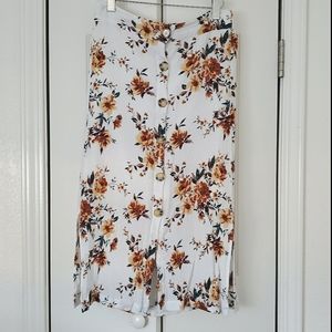 Midi floral buttoned skirt